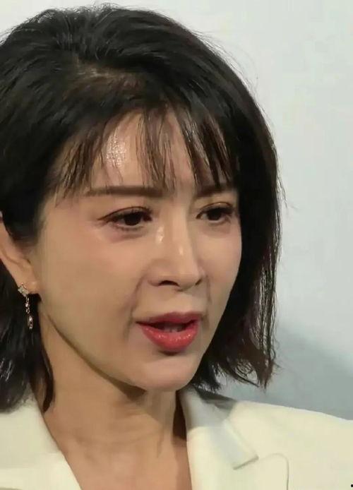 娱乐资讯吃瓜爆料翻车,吃瓜群众误信谣言,真相揭露令人唏嘘